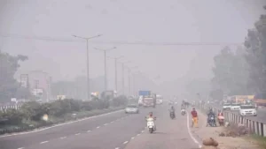 Montha के कमजोर पड़ते ही बढ़ा Pollution: Punjab में रात का तापमान सामान्य से 3°C ज्यादा, जल्द गिरेगा पारा