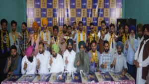 Tarn Taran By-Election से पहले AAP मजबूत, सैकड़ों Young Leaders ने Party में की एंट्री