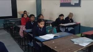 Mohali में शीतकालीन अवकाश के बाद खुले स्कूल:स्टूडेंट्स की उपस्थिति रही बेहद कम, घने कोहरे और कड़ाके की ठंड का दिखा असर