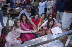 उज्जैन में महाकाल दर्शन को पहुंचीं एकता कपूर, कहा – यहां आकर मन को मिली गहरी शांति