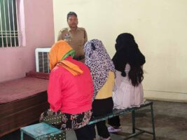 किराये के मकान में चल रहा था देहव्यापार, पुलिस छापे में सेक्स रैकेट का खुलासा