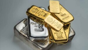 Gold-Silver Rate Fall: चांदी ₹1.63 लाख सस्ती, सोना भी गिरा—आज 5500 रुपये तक फिसला