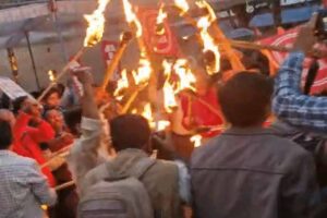 लेबर लॉ के खिलाफ हड़ताल का असर मिला-जुला, जबलपुर-इटारसी में बाजार और स्कूल खुले; सरकारी कर्मचारी सांकेतिक प्रदर्शन