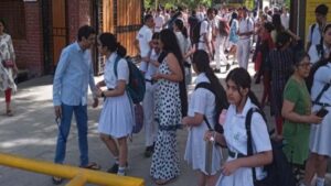 Ahmedabad के स्कूलों को बम से उड़ाने की धमकी, पुलिस अलर्ट पर, शहर में दहशत