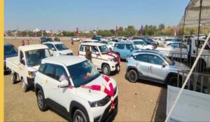 Ujjain Vikram Vyapar Mela 2026 में लग्जरी कारों की मांग आसमान पर, BMW, मर्सिडीज और जैगवार को मिली 50% टैक्स छूट