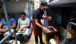 अब ट्रेन में सीट छोड़कर नहीं जाना होगा, IRCTC ने शुरू की नई सर्विस!