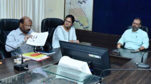 पटवारी-आरआई 15 दिन बाद काम पर लौटे, कलेक्टर की बैठक में हड़ताल समाप्त का किया ऐलान