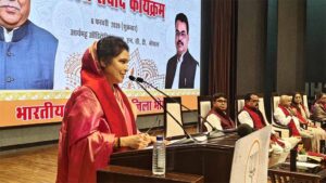 भारत की विकास यात्रा को कोई नहीं रोक सकता: राज्यमंत्री गौर