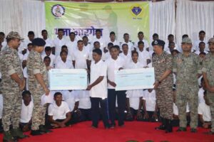 अमित शाह के दौरे से पहले 103 नक्सलियों का सरेंडर: 49 पर ₹1.06 करोड़ का इनाम, PPCM–ACM रैंक के नक्सली भी