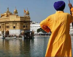 श्री हरमंदिर साहिब के सेवादारों की वर्दी का रंग बदला, पहचान को आसान बनाने लिया फैसला