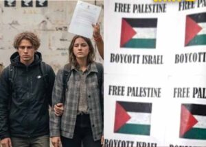 फलस्तीन समर्थक दो ब्रिटिश नागरिकों भारत छोड़ेंगे, वीजा नियमों का किया था उल्लंघन