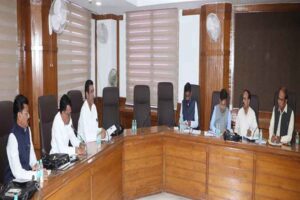 पात्र हितग्राहियों को समयबद्ध और पारदर्शी प्रक्रिया से मिले योजनाओं का लाभ – मंत्री चौहान