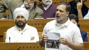 राहुल गांधी के भाषण पर लोकसभा में बवाल, स्पीकर की ओर फेंके गए कागज