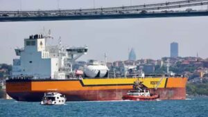 रूसी तेल पर ब्रेक नहीं! कंपनियों ने मांगी मोहलत, क्या भारत ढीला करेगा रुख?