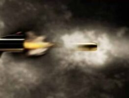 दो कारोबारियों के घर पर ताबड़तोड़ 18 राउंड फायरिंग, इलाके में भारी पुलिस बल तैनात