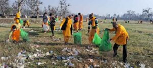 शांतिकुंज का कदम: हरिद्वार पंतद्वीप में जुटे साधक, बड़े पैमाने पर सफाई अभियान